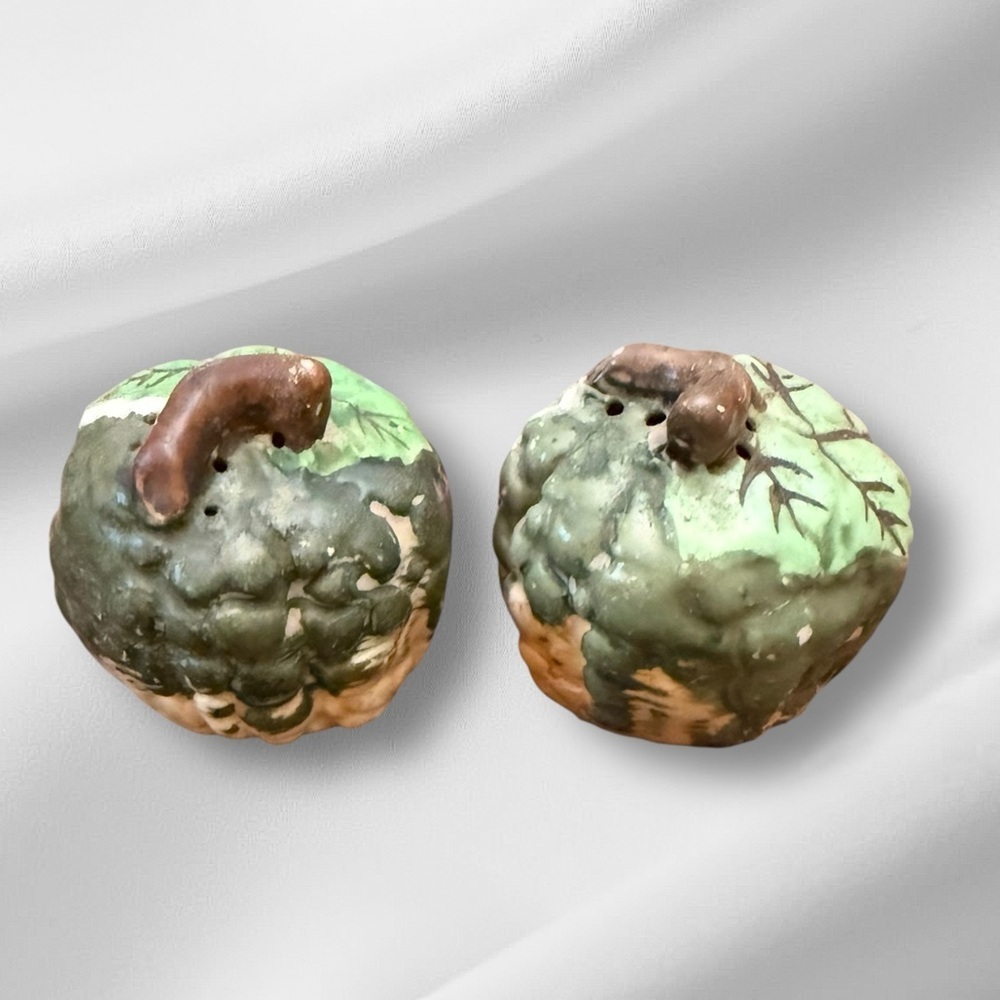 Vintage Salt & Pepper‎ Shakers
